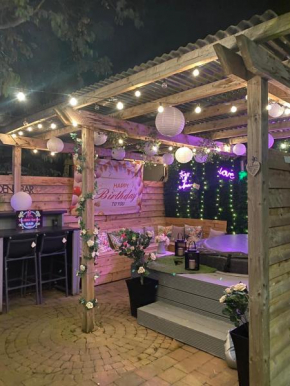 The Rose Garden Room - self contained studio